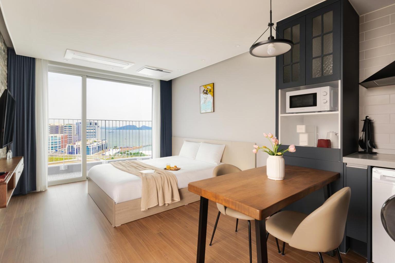 Urbanstay Geobukseom Apartment